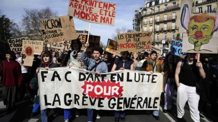 Nastavljaju se protesti u  Francuskoj: Melanšon pozvao policiju da im se pridruži 1. maja