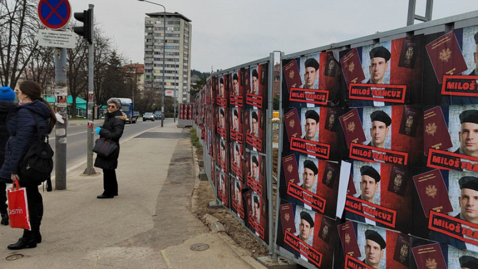 "Rat" uvredljivim grafitima i plakatima: Pregovori o Kosovu političke strasti preneli i na fasade