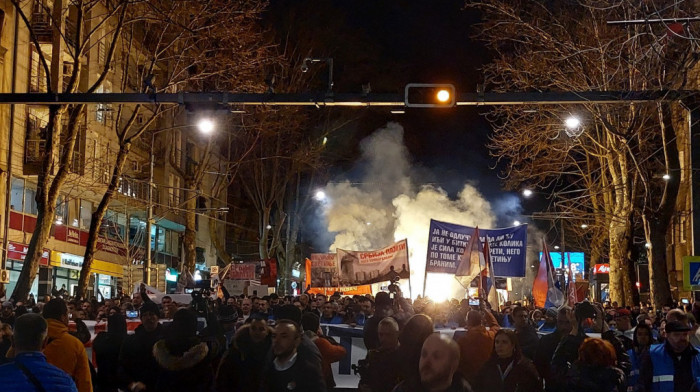 Protest desničara u Beogradu: "Zahtevaju od Vučića da sutra u Ohridu odbije francusko-nemački sporazum za Kosovo"