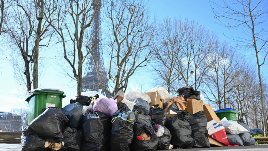 Pariz se "davi" u 10.000 tona smeća: Posledice štrajkova u Francuskoj jasno vidljive na ulicama prestonice