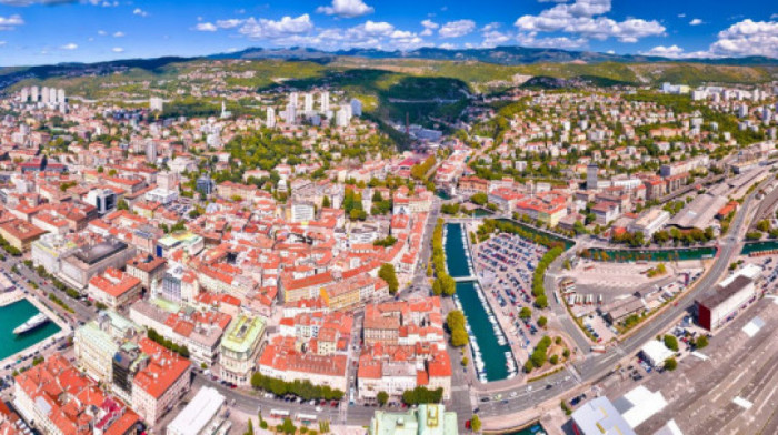 Stogodišnja Hrvatica donirala 200.000 evra KBC Rijeka za novu opremu