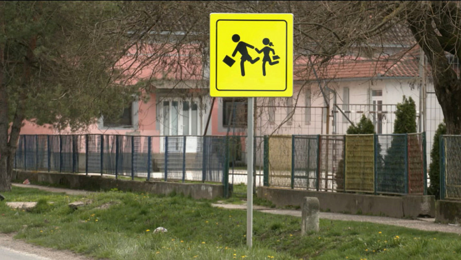 Bačka Palanka: Uhapšen maloletnik zbog napada na nastavnika