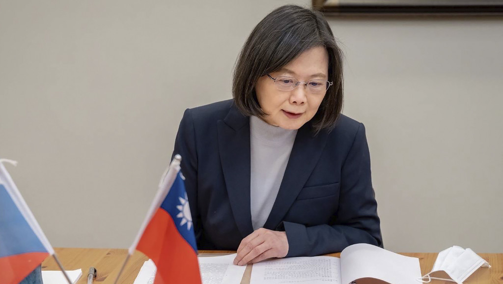 Predsednica Tajvana: Odbrana demokratije je velika misija naše vojke