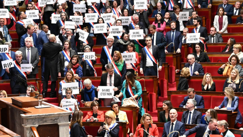 Francusku u petak čeka odluka o reformi penzionog sistema, opozicija kritična