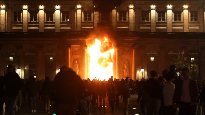 Zgrada skupštine u Bordou zapaljena tokom protesta