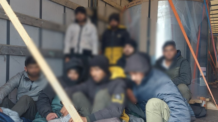 Mađarska policija pronašla 17 migranata u kamionu bez ventilacije: Priveden turski državljanin