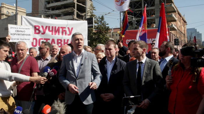 Održan skup desnice ispred Vlade Srbije, okupljeni pozvali na odbacivanje evropskog plana za Kosovo