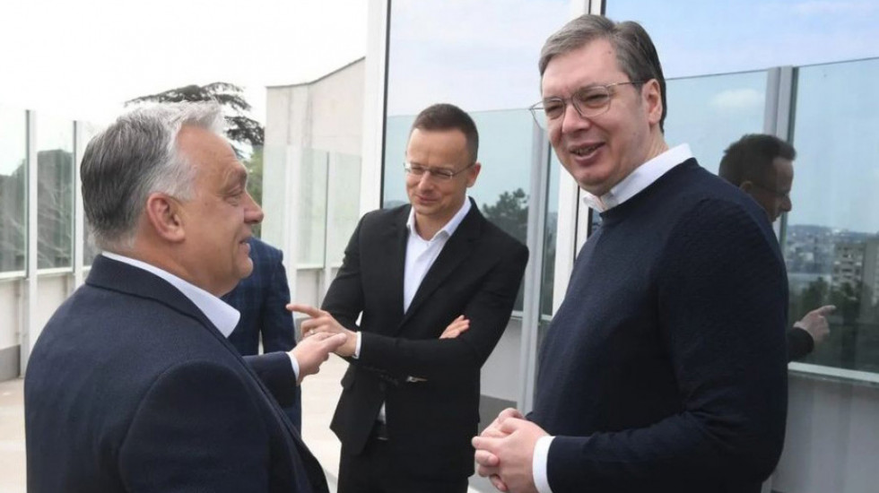 Vučić sa Orbanom i Sijartom: Prijateljstva jačaju u teškim vremenima
