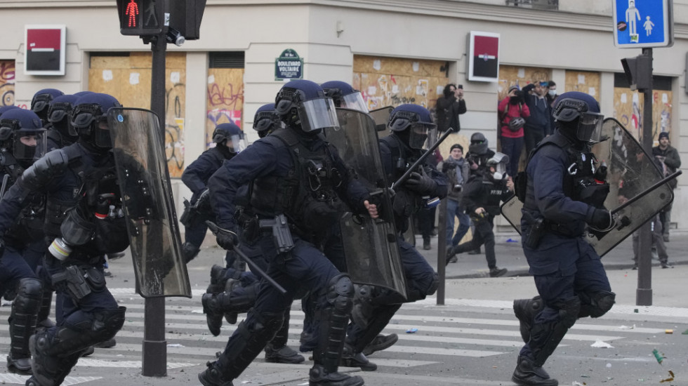 Vlada Francuske: Na ulicama 740.000 ljudi, sindikati tvrde da je protestovalo dva miliona