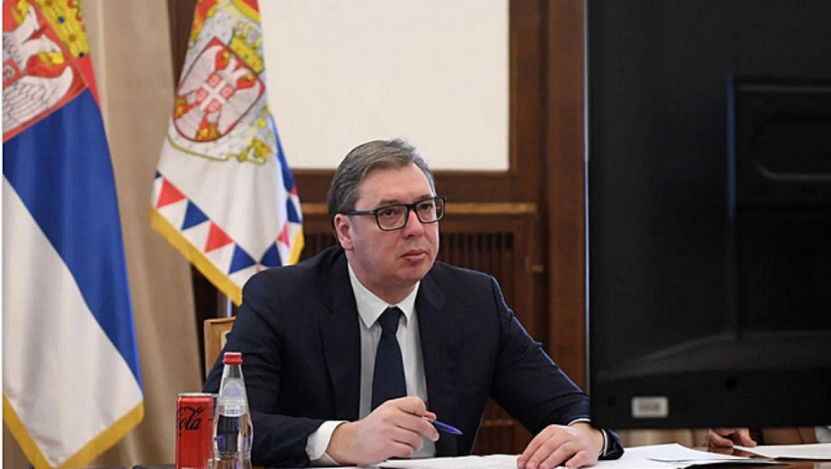 Vučić čestitao Uskrs nadbiskupu Nemetu i vernicima