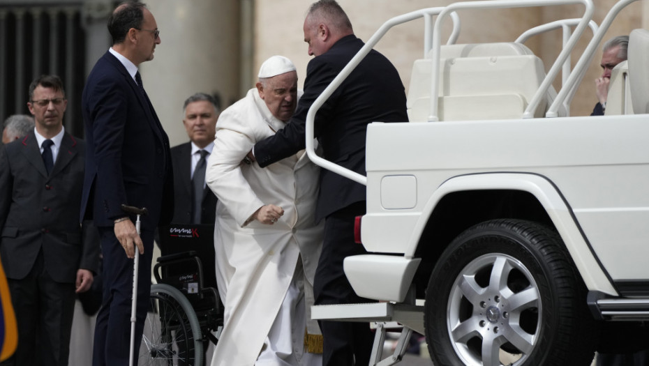 Papa Franja u bolnici zbog lečenja plućne infekcije