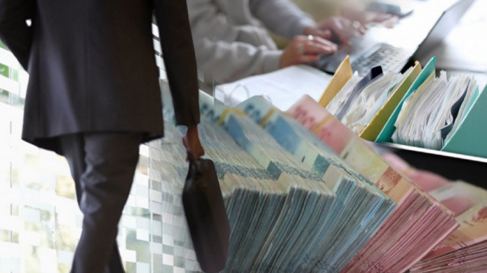 Zašto sve više milionera napušta Veliku Britaniju? Šok od Bregzita još nije prošao, politička previranja loša za biznis