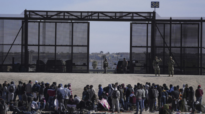 Predsednik Meksika: Oko 10.000 migranata stiže na granicu sa SAD svakog dana