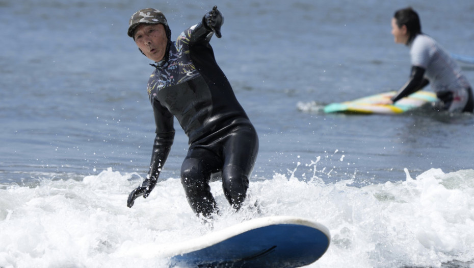 Ginisov rekorder iz Japana surfuje u 90. godini: Hvataću talase i kad napunim 100