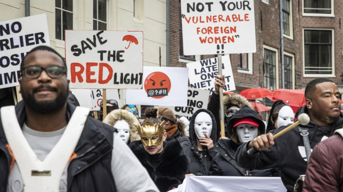 Protest seksualnih radnica u Amsterdamu protiv izmeštanja Crvenog kvarta