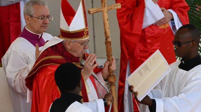 Dan nakon što je napustio bolnicu papa predvodio misu na Trgu svetog Petra