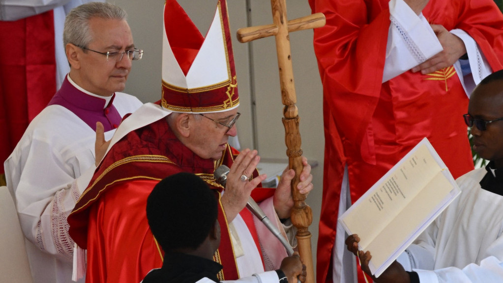 Dan nakon što je napustio bolnicu papa predvodio misu na Trgu svetog Petra