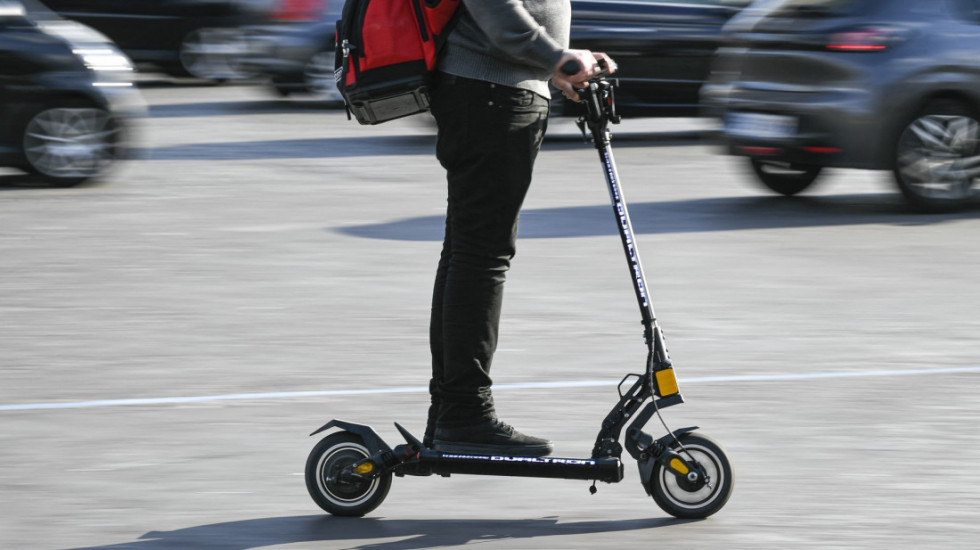 Deca i električni trotineti: Koliko su takva laka vozila bezbedna za najmlađe i koje greške najčešće prave