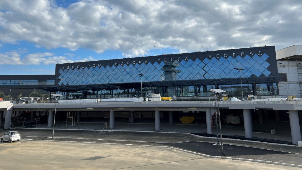 Beogradski aerodrom ponovo otvoren za saobraćaj: Završen kontradiverzioni pregled, dojave o bombama bile lažne