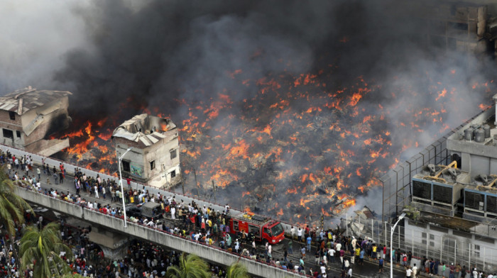 Veliki požar u Bangladešu, izgorela tržnica tekstila