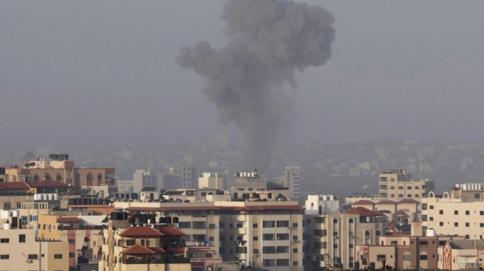 Novi sukobi u pojasu Gaze, nakon upada policije u Al-Aksu ispaljene i rakete