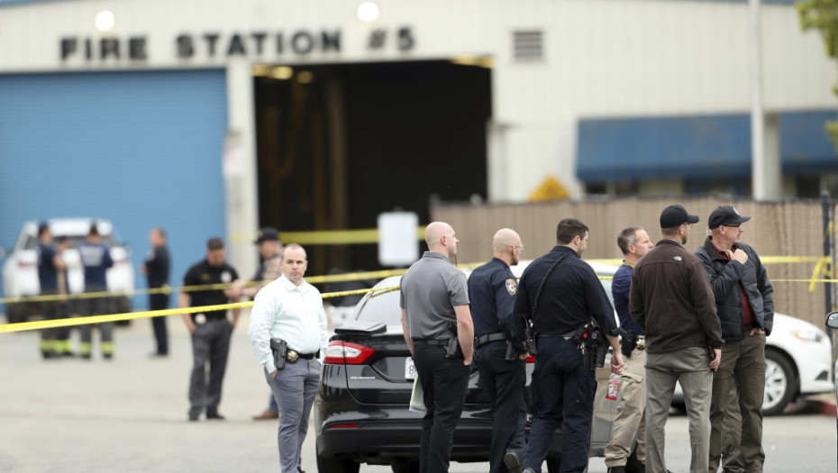 Muškarac u Kaliforniji ubio jednog taoca i ranio policajca