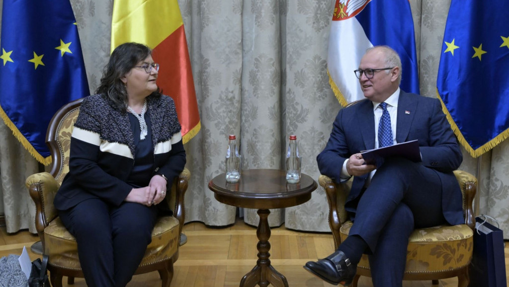 Vesić sa ambasadorkom Rumunije: Ponovo uspostaviti voz između dve zemlje