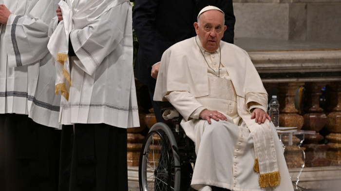 Papa Franja tri sata operisan, nije bilo komplikacija