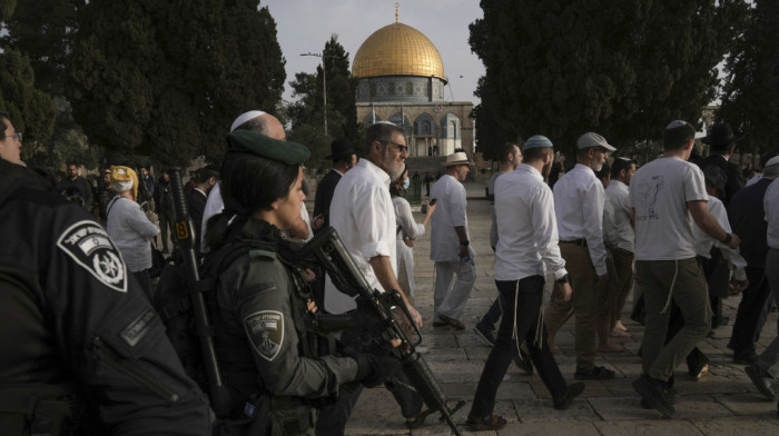 Palestinci zabarikadirani u džamiji Al Aksa: Bukti strah od sukoba, izraelska policija odlučila da ne ulazi u kompleks
