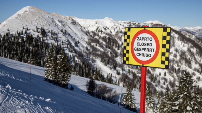 Naglo zahlađenje u Sloveniji: Vrh Kredarica na Triglavu prekriven snegom sredinom juna