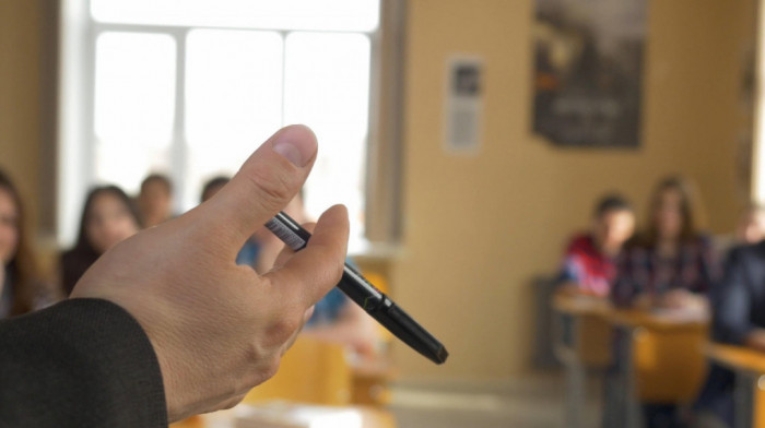 Osmaci nastavljaju polaganje probnog završnog ispita, na redu je test iz maternjeg jezika