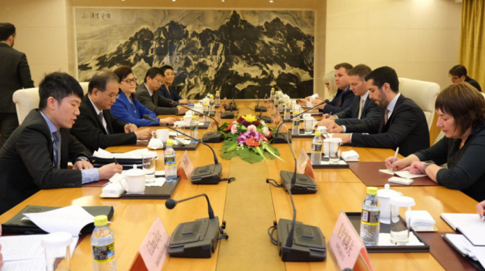 Momirović u Pekingu: Srbija posvećena  jačanju partnerstva sa Kinom