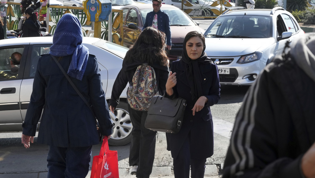 Ženama koje ne nose hidžab biće zabranjen ulazak u metro u Teheranu