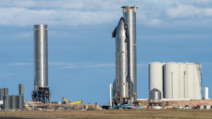 Lansiranje super-rakete kompanije Spejs Iks odloženo za kraj aprila