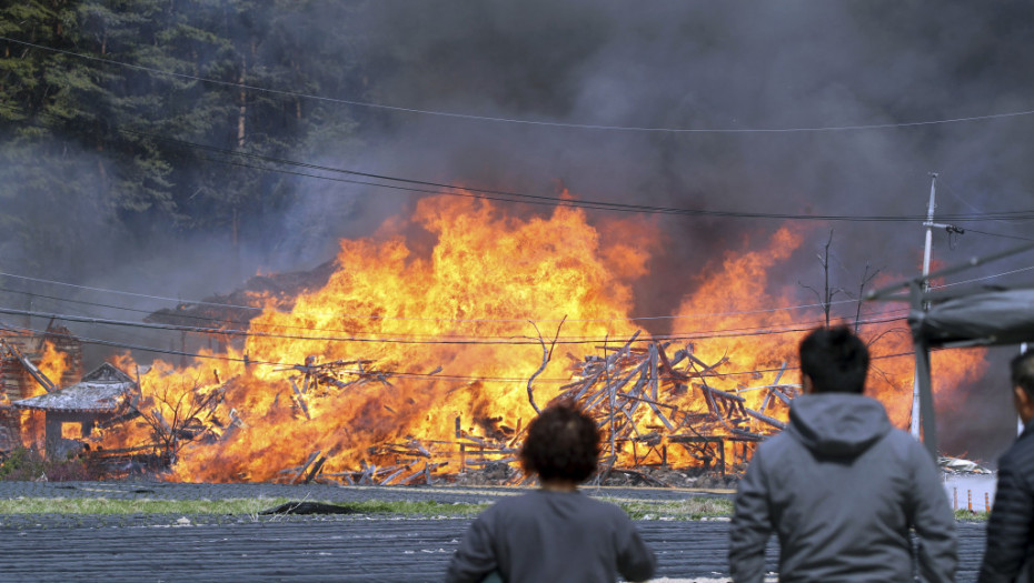 Veliki požar u Južnoj Koreji, evakuisano stotine ljudi