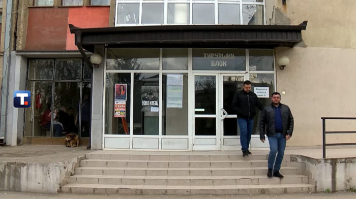Elek: Uručeno 206 novih ugovora o radu u KBC Kosovska Mitrovica