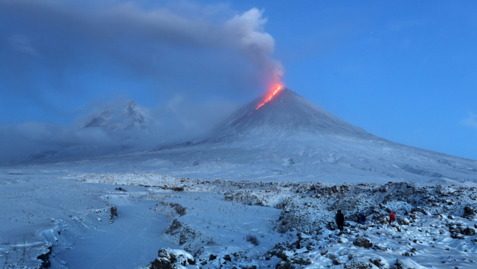 Počela erupcija najvišeg aktivnog vulkana Evroazije