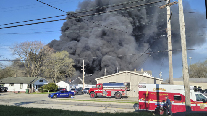 Požar u fabrici u Ričmondu u SAD, zbog otrovnog dima evakuisano 2.000 ljudi