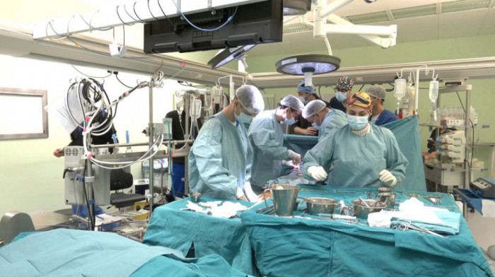 "Urađene prve operacije kuka i kolena": Već 300 pacijenata sa liste čekanja preusmereno u druge ustanove