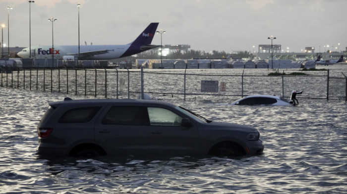 Velike poplave u Južnoj Floridi, u Fort Loderdejlu rekordna količina kiše