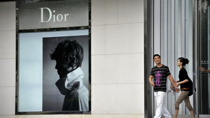 Dior u Kini optužen za rasizam zbog podizanja kraja oka nagore u reklami