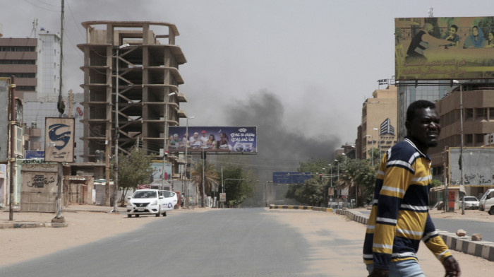 Haos u glavnom gradu Sudana: Sukob vojske i paravojnih snaga, podignuti bombarderi