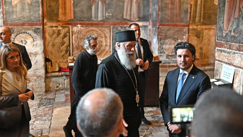 Abazović u poseti Pećkoj patrijaršiji: "Samo u dobru treba da se takmičimo"