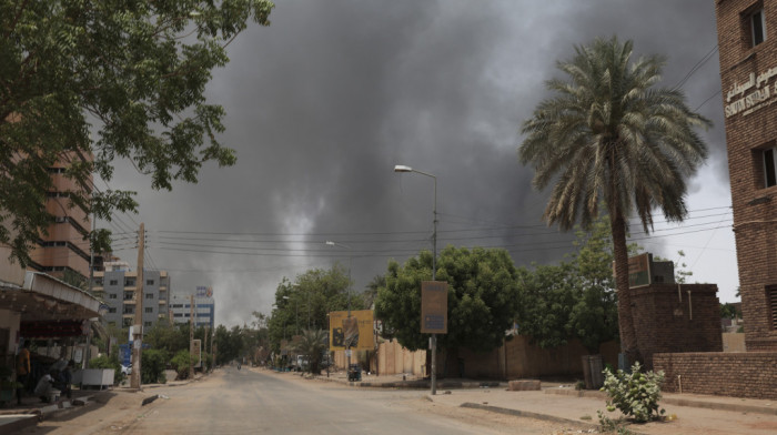 Bilans sukoba vojske i paravojnih snaga u Sudanu: Najmanje 56 mrtvih i skoro 600 povređenih