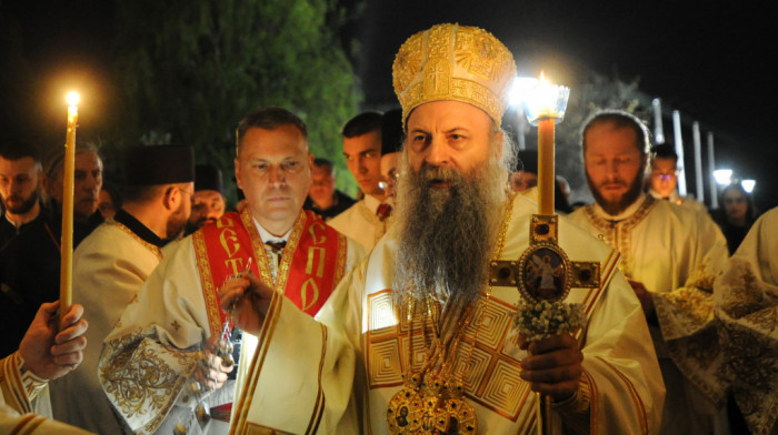 Pravoslavni vernici obeležavaju Uskrs, patrijarh služio ponoćnu liturgiju u Hramu