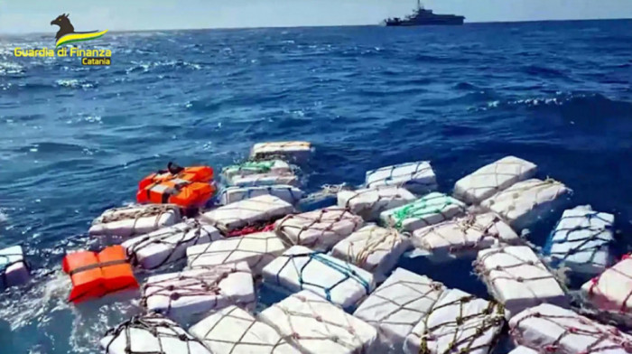 Kod Sicilije zaplenjene dve tone kokaina, vrednost 400 miliona evra