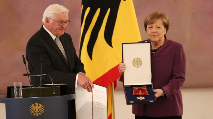 Angeli Merkel uručeno najviše nemačko odlikovanje: Pre nje samo dva kancelara primila ovo odlikovanje
