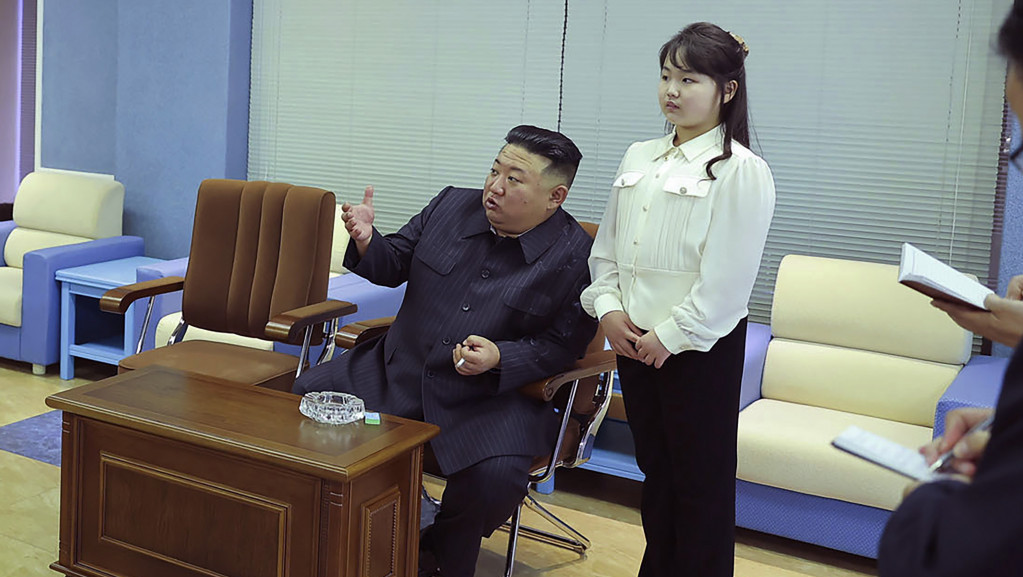 Severna Koreja završila razvoj špijunskog satelita, Kim naredio lansiranje "prema planu"