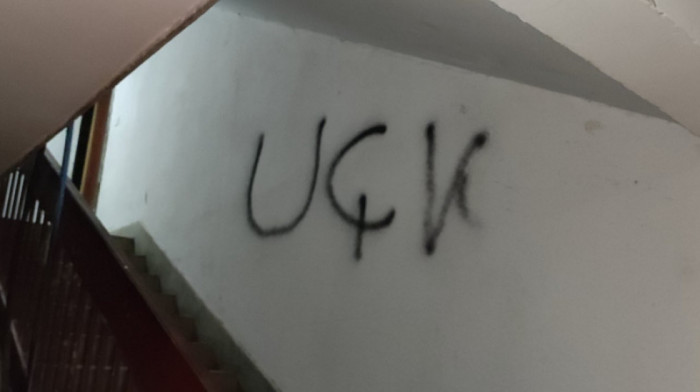 Još jedan grafit “UČK” u severnom delu Kosovske Mitrovice