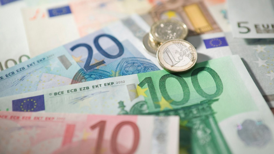 Srednji kurs dinara za evro sutra 117,1643 dinara